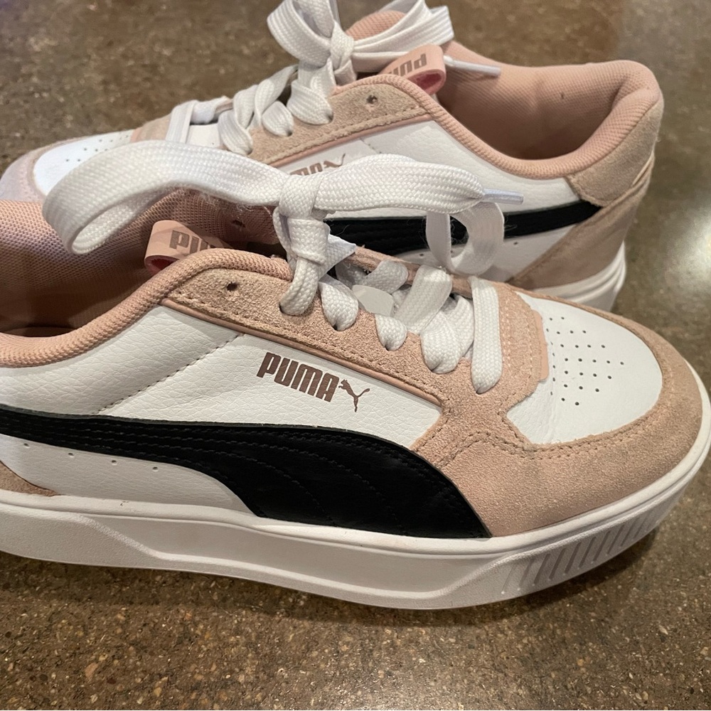 Puma White and Pink Casual Sneakers